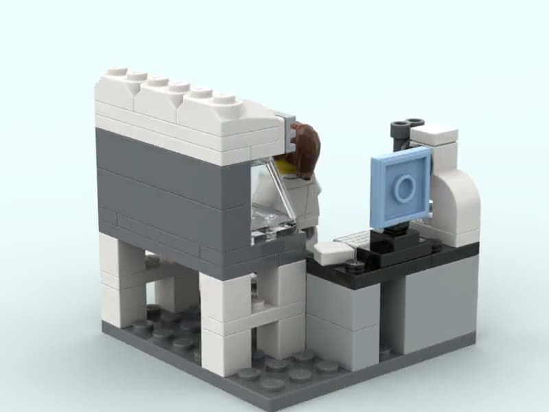 The Biolab Scientist, back